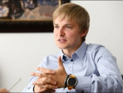 Alexander Frolov Jr. left Russian billionaires high and dry.